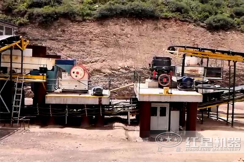 沖擊破搭配顎破、圓錐破現(xiàn)場(chǎng)